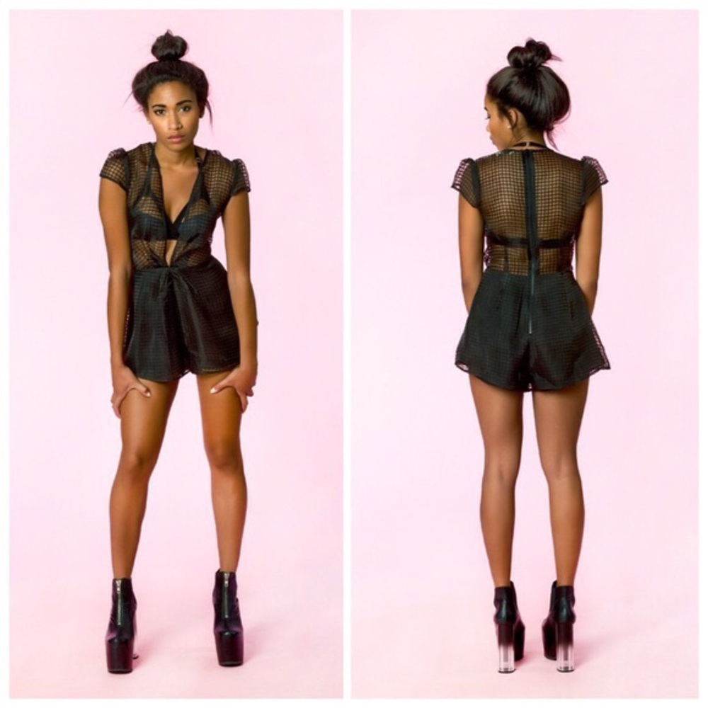 *NEW W TAGS* Cameo the Label Romper!